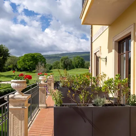 Picciolo Etna Golf & Spa, Curio Collection By Hilton فندق كاستيليوني دي سيشيليا