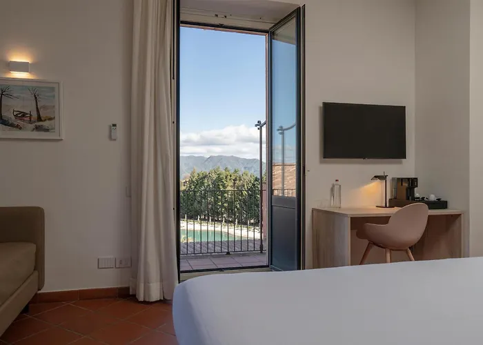 Picciolo Etna Golf & Spa, Curio Collection By Hilton فندق كاستيليوني دي سيشيليا